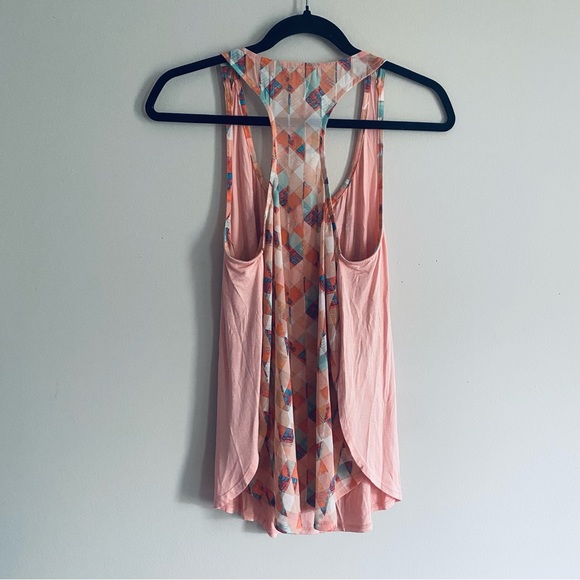 Maurices Women's Flowy Peach Pink Graphic Racer Back Tank Top Size Medium NWT - Picture 4 of 7
